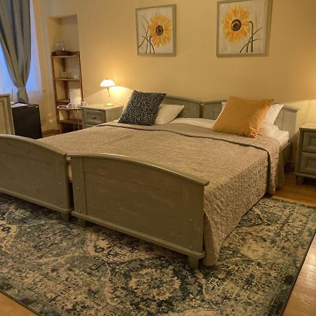 Sunflower B&B Kiev Eksteriør billede