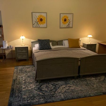 Sunflower B&B Kiev Eksteriør billede