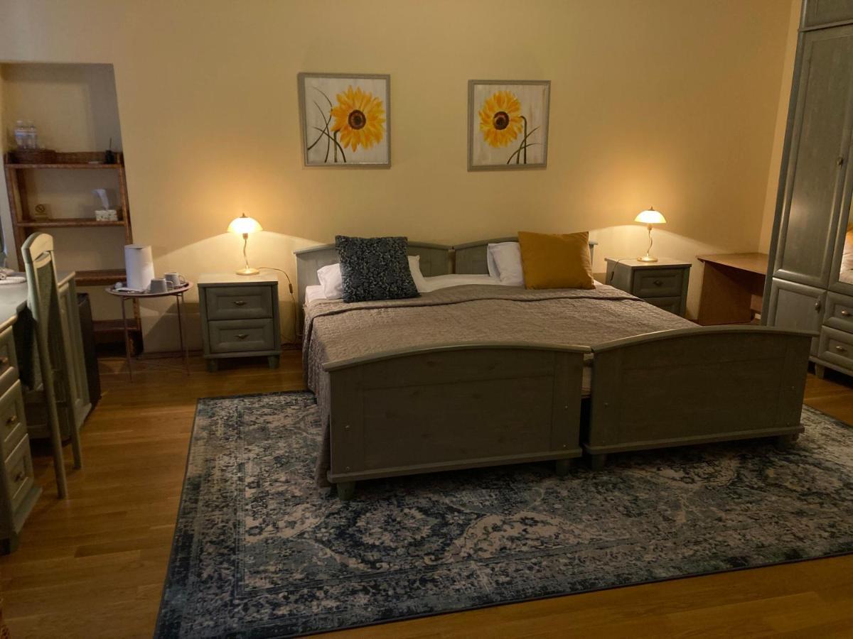 Sunflower B&B Kiev Eksteriør billede